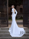 Wedding dress with a cutout "Lesley"