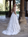 Wedding dress with straps and 3D flowers "Ruta"