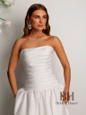 Wedding dress with train "DIVINA"