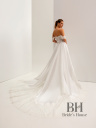Royal wedding dress made of mikado "MARCOT"