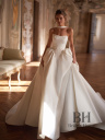 Wedding dress with a voluminous skirt "Amalfi"