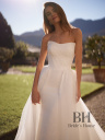 Wedding dress with a detachable train "Amber"