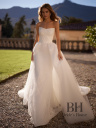 Wedding dress with a detachable train "Amber"