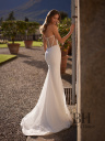 Wedding dress with a detachable train "Amber"