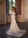 Wedding dress with open shoulders "Ariel"