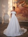 Elegant wedding dress with a voluminous skirt "Carter"