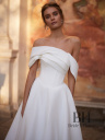 Elegant wedding dress with a voluminous skirt "Carter"