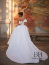 Elegant wedding dress with a voluminous skirt "Carter"