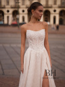 Wedding dress with voluminous skirt "Divina"