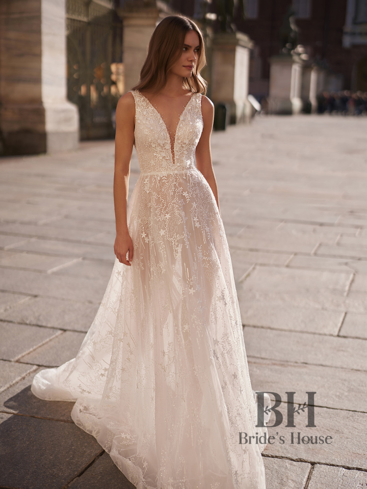 Wedding dress with a sheer skirt "Freya"