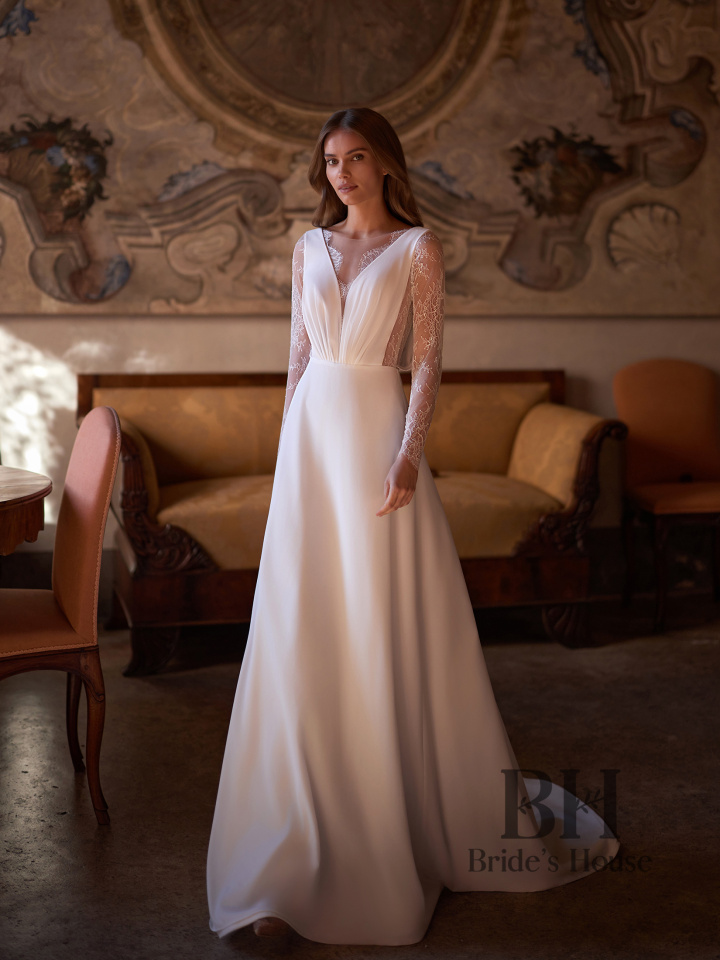 Laconic wedding dress "Ilena"
