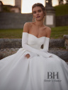 Laconic wedding dress with sleeves "Ivora"
