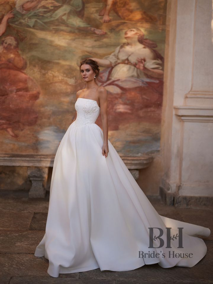 Luxurious wedding dress "Lili"