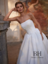 Luxurious wedding dress "Lili"