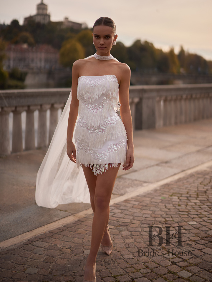 Mini wedding dress made of guipure "Maldives"