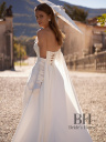 Elegant wedding dress "Miledi"