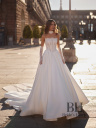 Wedding dress with a corset bodice "Penelope"