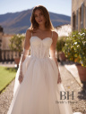 Lightweight wedding dress with straps "Piana"
