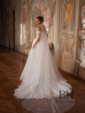 Striking wedding dress "Soprano"