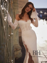 Graceful figure-hugging wedding dress "Swan"
