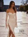Graceful figure-hugging wedding dress "Swan"