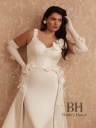 Fitted wedding dress with removable train "Chanel"