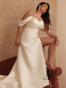 Wedding dress with train "Jolie"