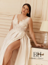 Wedding dress with lace and train "Lola"