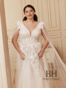 Lightweight lace wedding dress with train "Merelyn"