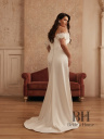Exquisite wedding dress with train "Viena"