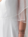Veil of medium length with beaded embroidery