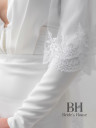 Short veil with lace edge