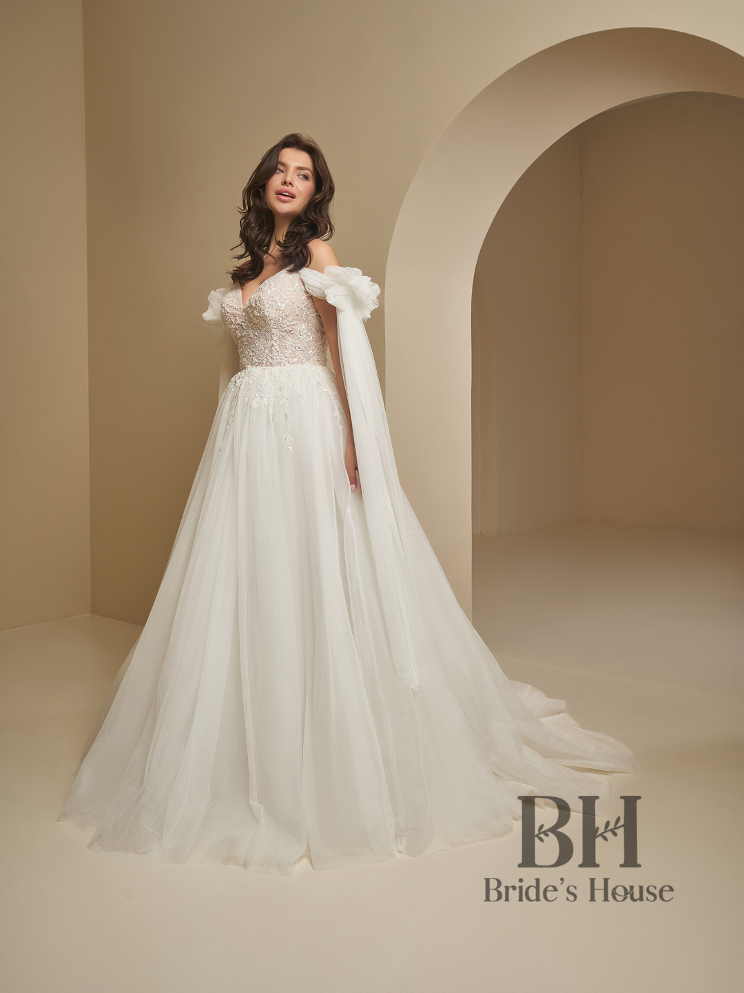 Wedding dress with lace "Ameli"