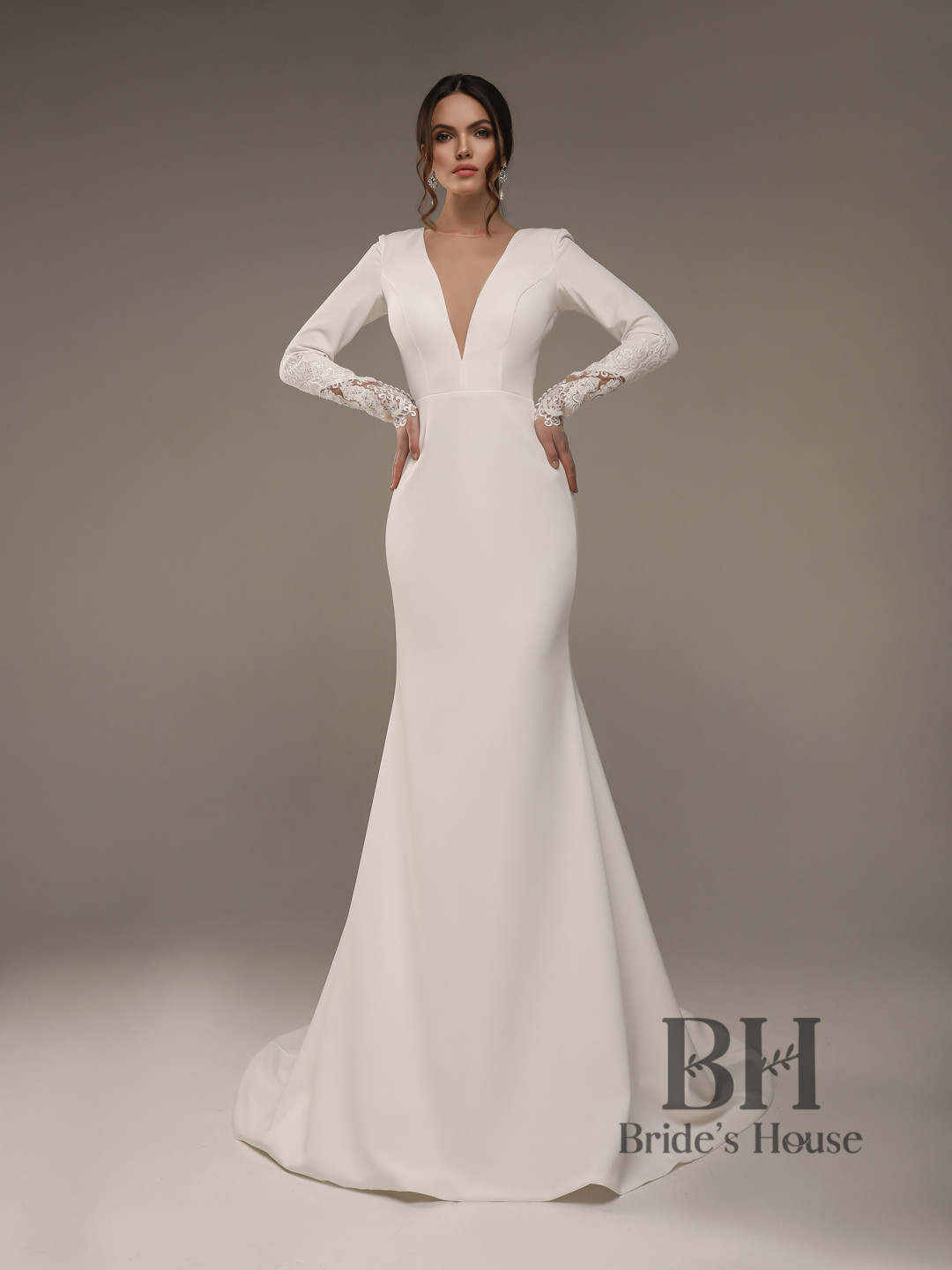 Mermaid wedding dress in a minimalist style "Andorra"