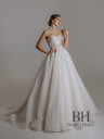 Beautiful lush wedding dress "Ariana"