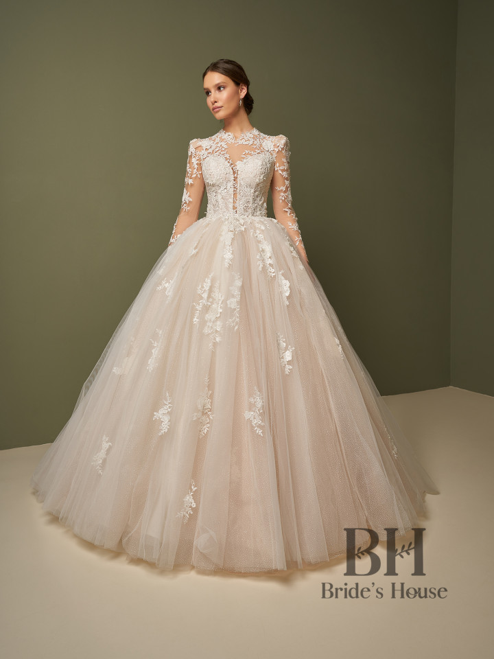 Wedding dress with hand embroidery "Arina"
