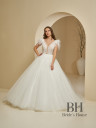 Lush wedding dress with feathers "Bounty"
