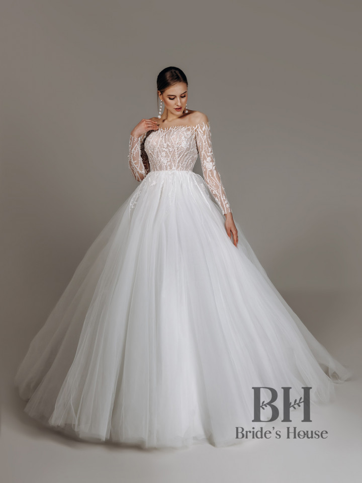 Puffed wedding dress without a train "Crystal"