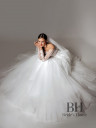 Puffed wedding dress without a train "Crystal"