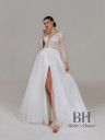 Wedding dress with a slit "Diva"