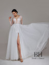 Wedding dress with a slit "Diva"