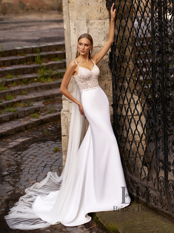 Feminine wedding dress "Eliza"