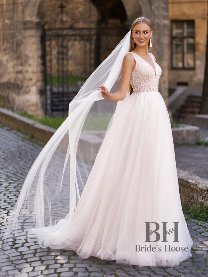 Incredibly beautiful wedding dress "Evelin"