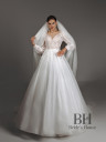 Lush wedding dress with lace "Eylin"