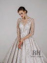 Lavish royal wedding dress "Gloria"