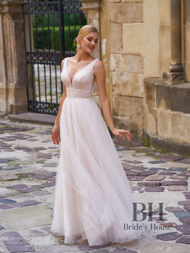 Wedding dress with shimmering patterns "Greta"