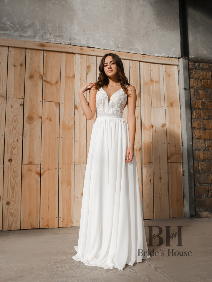 Wedding dress with chiffon skirt "Ines"