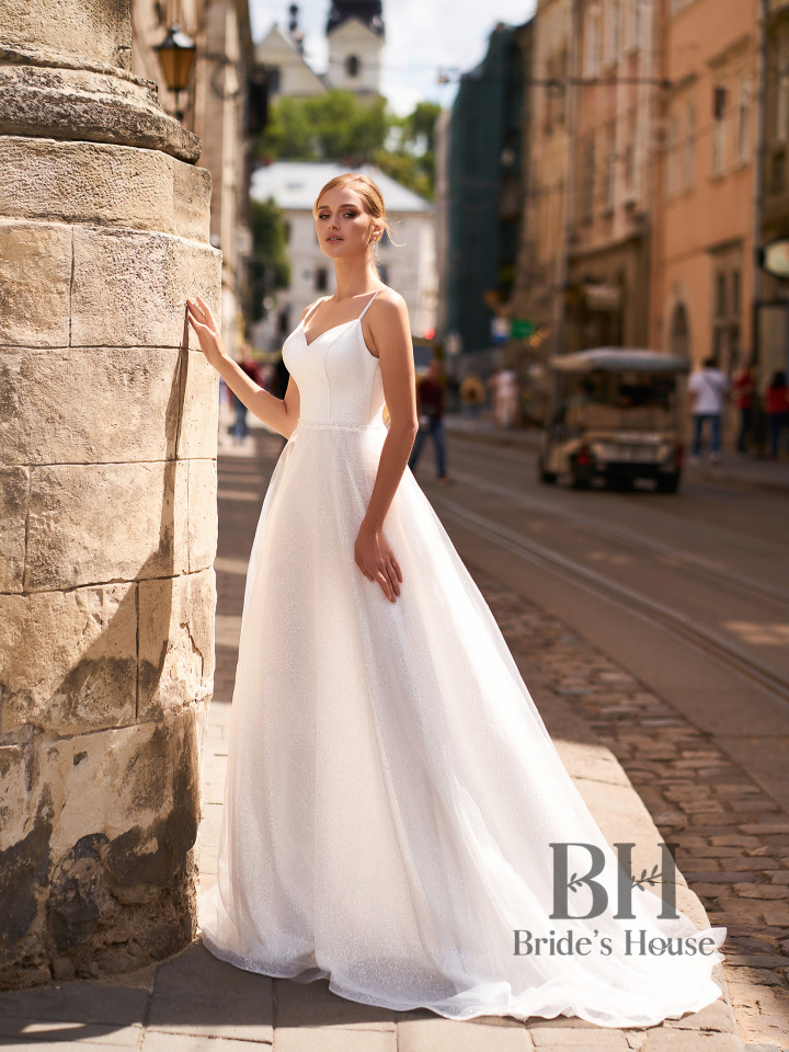 Shimmering wedding dress "Julia"