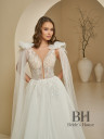 Wedding dress with winged sleeves "Linda"