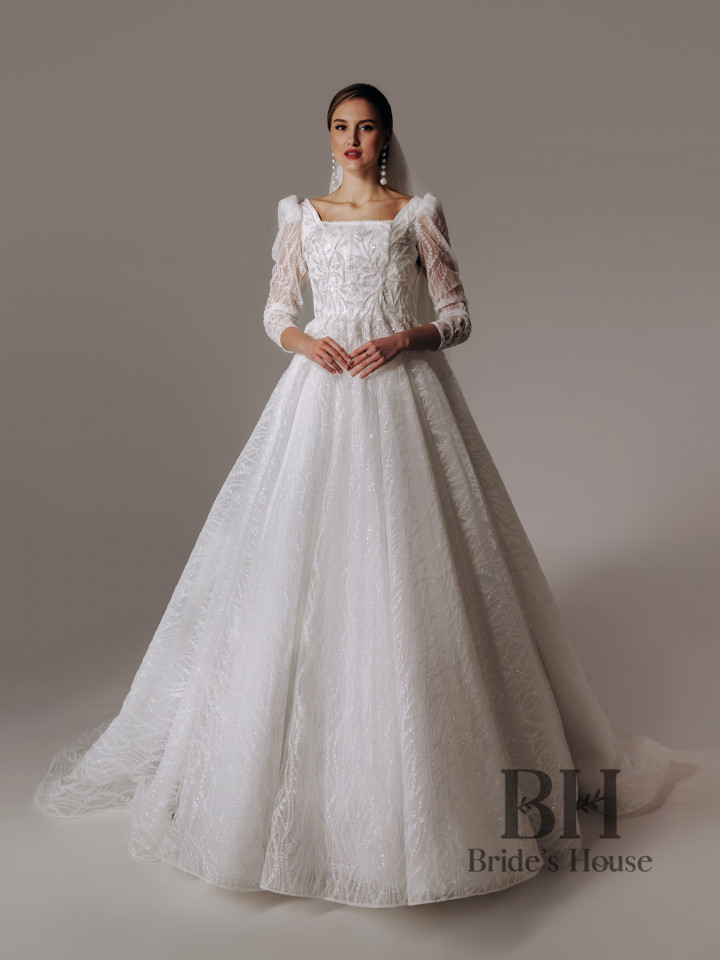White royal wedding dress "Oleksandra"